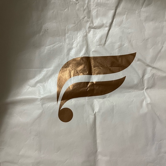 Fabletics Lime Green Quilted Hooded Puffer Jacket size M relaxed fit -almost new - Picture 4 of 7